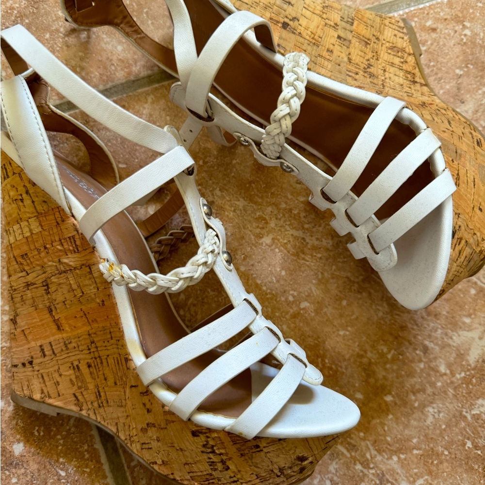 Size 8 wedges
